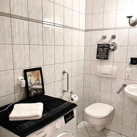 Dachgeschosswohnung Mit 2 Schlafzimmern Zentrum Nord Mit Aufzug Leipzig Eksteriør billede